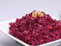 Beet salad with prunes and nuts: delicious to prepare